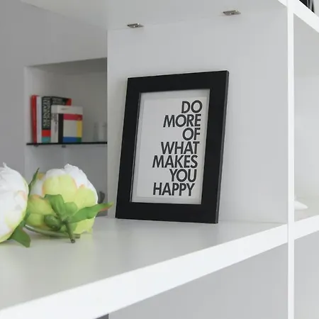 Plum Guide - Quotations Apartman *